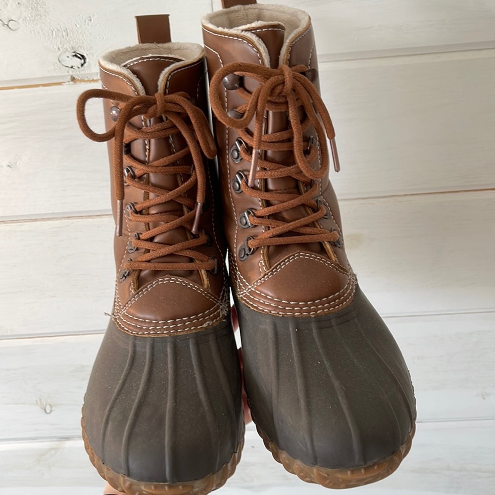 Duck boots